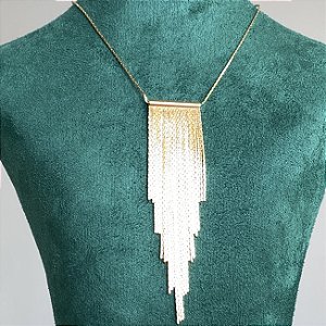Colar com franjas longas com banho de ouro 18k