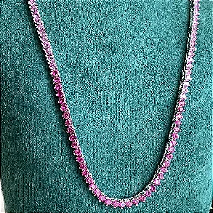 Colar riviera cravejado com zircônias degradê rosa com espessura 2mm e comprimento 40cm com banho de ródio branco