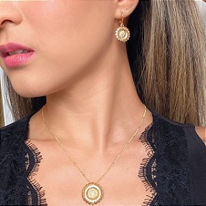 Colar com Pingente de Girassol Detalhado Banho de Ouro 18k ou Ródio Branco