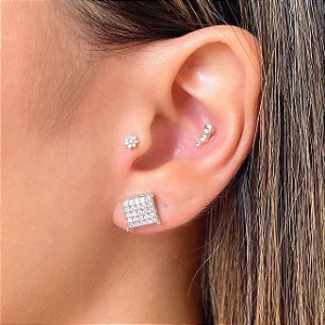 Brinco chuveirinho quadrado cravejado com zircônias cristal em prata 925 com banho de ródio branco