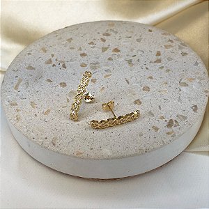 Brinco Folheado Ear HooK Coração com Zircônia