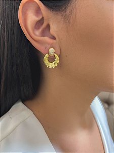 Brinco Folheado Elegante com detalhes em Zircônia