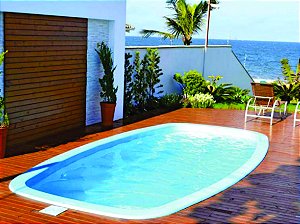 Piscina de Fiberglass Fibratec Medidas 2,8 m x 6,0 m x 1,4 m de profundidade