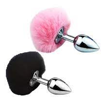 Plug anal em aço prateado tamanho P com pompom de pelúcia