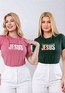 T-SHIRT FEMININA - JESUS HÁ PODER NO SEU NOME