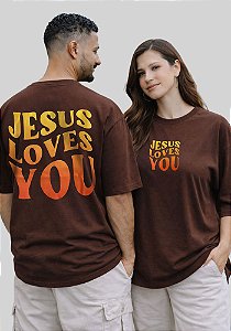 OVERSIZED - JESUS LOVES YOU - COR MARROM