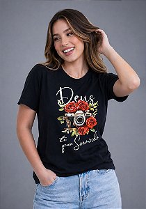 T-SHIRT FEMININA - DEUS TE QUER SORRINDO - COR PRETO