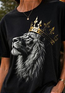 T-SHIRT FEMININA - LEÃO COROA - COR PRETO