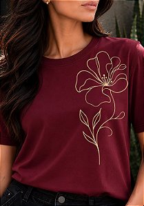 T-SHIRT FEMININA - FLOR ELEGANTE - COR BORDO