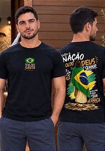 T-SHIRT MASCULINA - FELIZ A NAÇÃO - COR PRETO