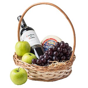 Cesta De Vinho E Frutas