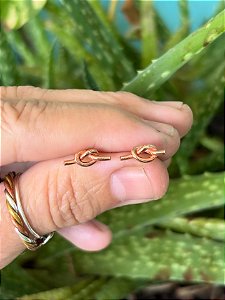 Mini Brinco Nozinho em Cobre Puro - pinos e tarraxas em prata
