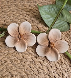 Brinco Flor de Manacá