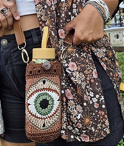 Porta garrafas ai que calor! Estampa Abre Caminho marrom