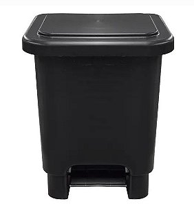 LIXEIRA RET. C/ PEDAL 15 LITROS PRETA