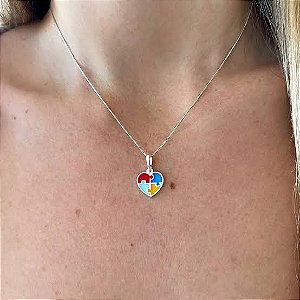 Colar símbolo coração autismo