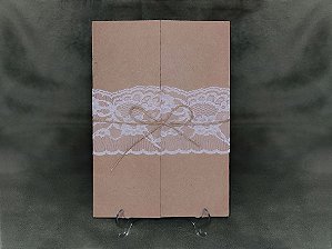 Convite Rustico com Tira de Renda