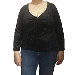 Blusa de Veludo Molhado Preta Tamanho G2 Plus Size