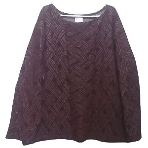 Blusa de Malha Tipo Tricô Cor Telha Tamanho G3 Com Recortes Plus Size