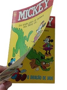MICKEY Nº 230 ( COM DUAS CAPAS IGUAIS GRAMPEADAS DE FABRICA ) ED ABRIL