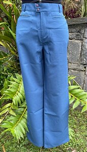 Calça tipo alfaiataria em tecido gabardine azul royal