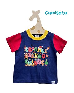 Camiseta Criança sendo Criança