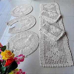 Jogo de Passadeira Rosa 3 Peças + Jogo de Banheiro de Crochê - Cor Cru