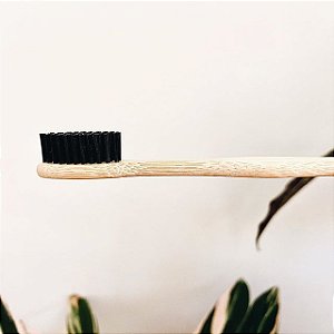 Escova de dente de bambu - cerdas pretas carvão ativado