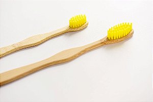 Escova de dente infantil de bambu personalizada - cerdas amarelas