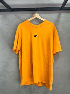 Camiseta Nike Sportwear Max90- Laranja