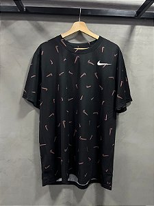 CAMISETA NIKE DRI-FIT MULTI SWOOSH