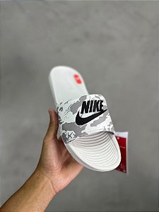 CHINELO NIKE SLIDE VICYOTY OFF WHITE