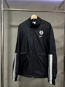 JAQUETA NIKE BROOKEN NETS