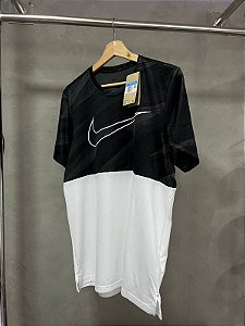 CAMISETA NIKE DRI-FIT(PRETO/BRANCO)