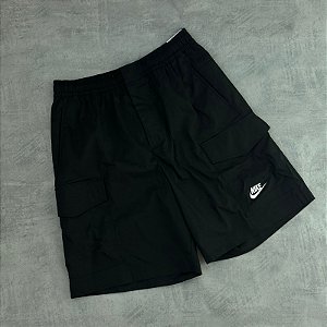 BERMUDA NIKE CARGO PRETO