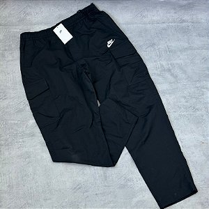 CALÇA NIKE SPORTWEAR CARGO  COM BOLSO (PRETA)