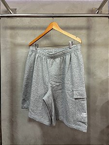 BERMUDA NIKE SPORTWEAR CARGO (CINZA)