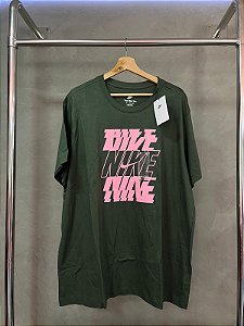 CAMISETA NIKE SPORTWEAR(VERDE/ROSA)