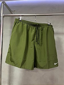 BERMUDA NIKE TACTEL( VERDE MUSGO)