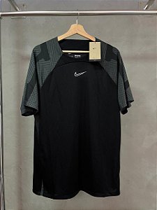 CAMISETA NIKE DRI-FIT 2023