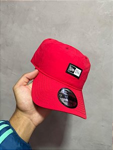 Boné new era vermelho ( impermeável)