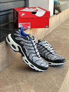 Tênis Nike Air Max Plus SE cinza
