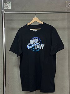 CAMISETA NIKE WORLD PRETA