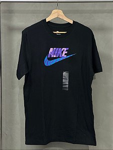 CAMISETA NIKE SWOOSH WORLD PRETA