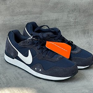 TENIS NIKE VENTURE RUNNER (AZUL MARINHO)