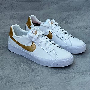 WMNS NIKE COURT ROYALE AC