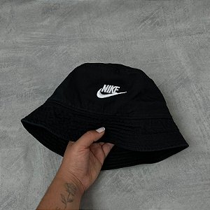 BUCKET NIKE SPORTWEAR (PRETO)