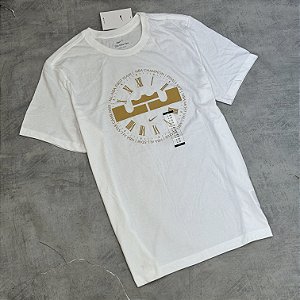 Camiseta Nike Dri-FIT LeBron Branca - DZ2702-100