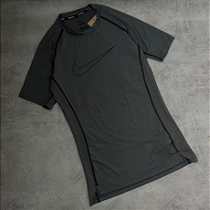 Camiseta Nike PRO - Chumbo