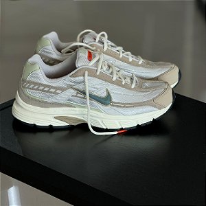 Tênis Nike Initiator - Bege HJ7683-072
